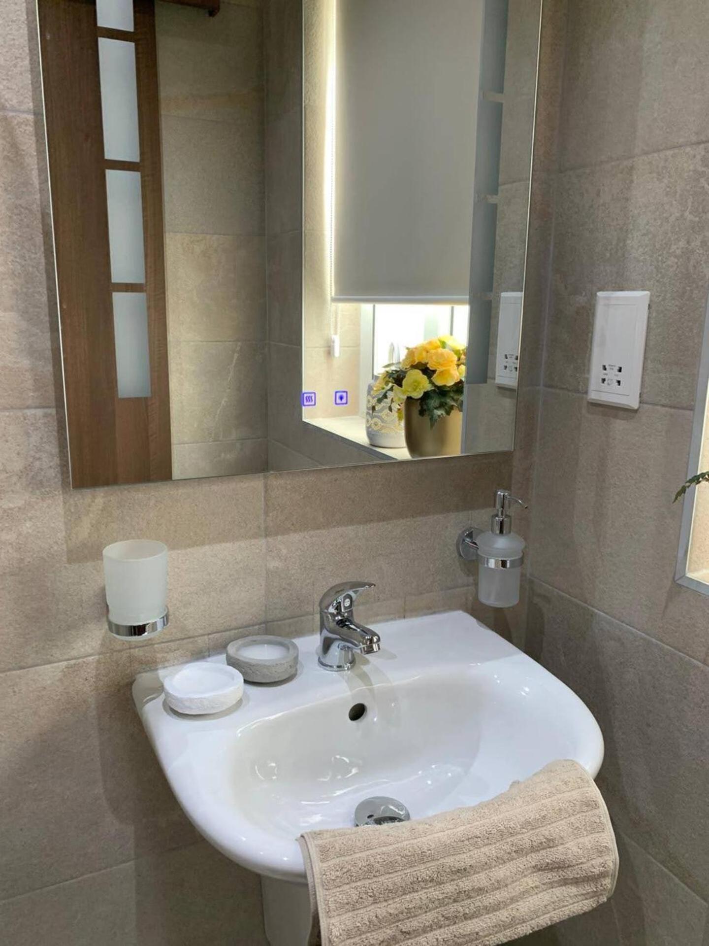Fl 1 Ta'Lonza Luxury With Hot Tub By Homely Mellieħa Екстериор снимка