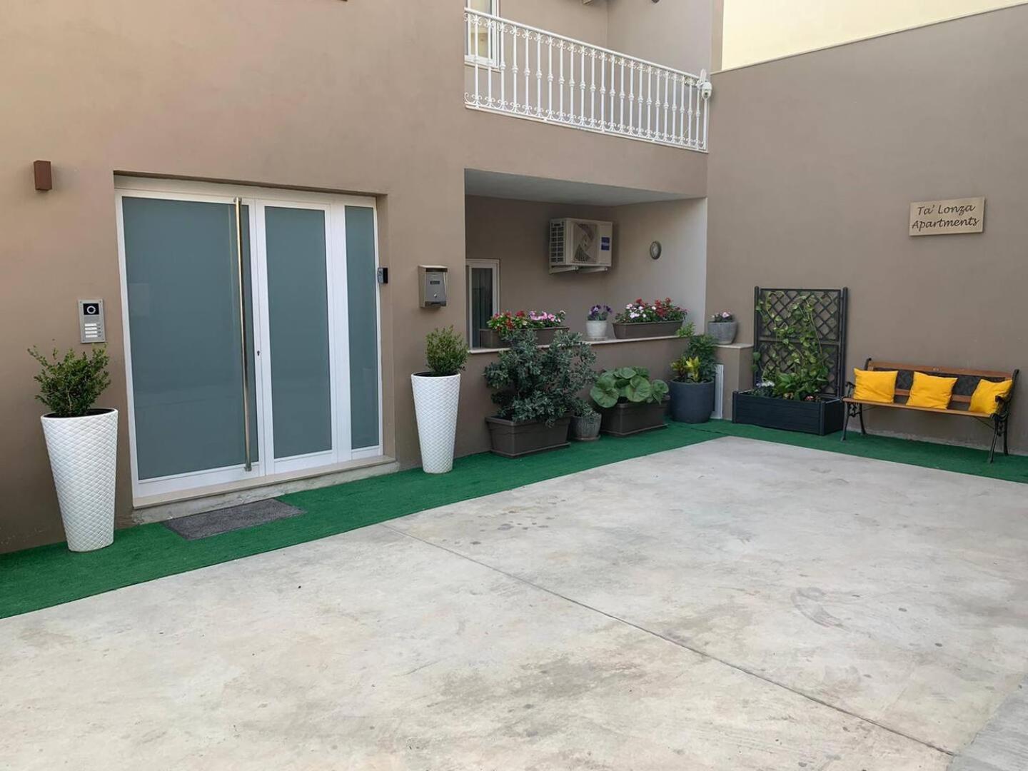Fl 1 Ta'Lonza Luxury With Hot Tub By Homely Mellieħa Екстериор снимка